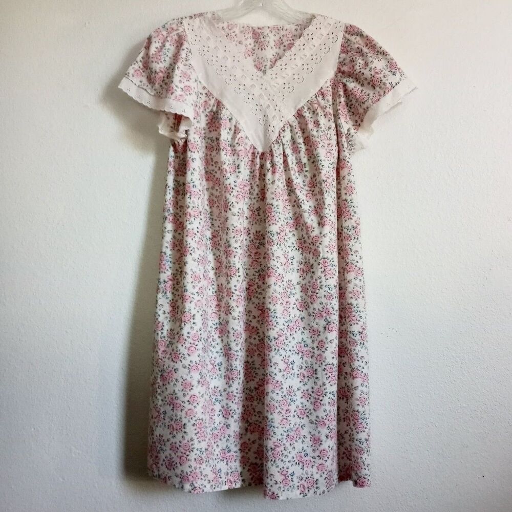 Vintage Prairie Nightie Pink Roses Adult M / L Cottagecore Cotton White Eyelet